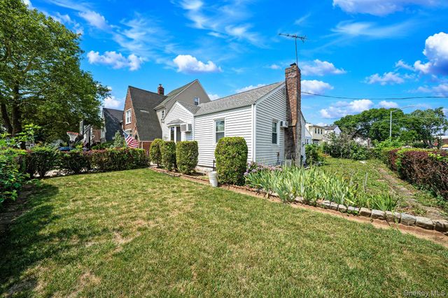 8602 241st Street, Bellerose, NY 11426