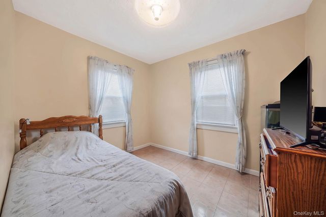 8602 241st Street, Bellerose, NY 11426