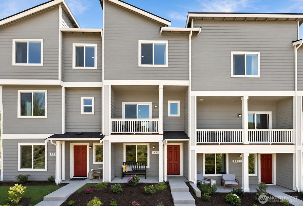9662 Mineral Avenue NW, Silverdale, WA 98383