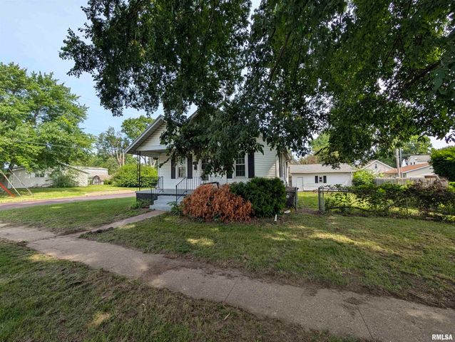 1401 MARKET Street, Pekin, IL 61554