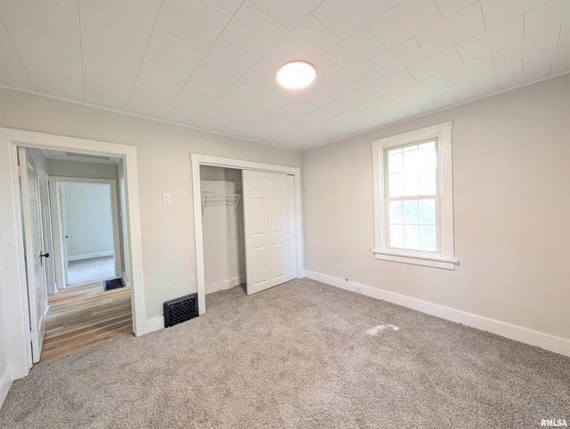 1401 MARKET Street, Pekin, IL 61554