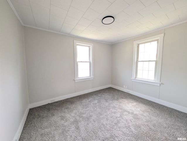 1401 MARKET Street, Pekin, IL 61554