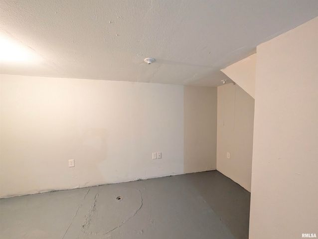 1401 MARKET Street, Pekin, IL 61554