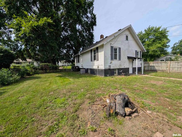 1401 MARKET Street, Pekin, IL 61554
