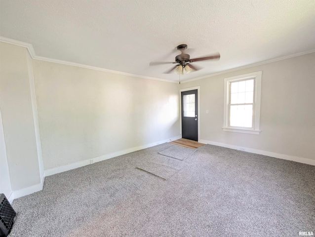1401 MARKET Street, Pekin, IL 61554