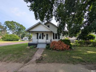 1401 MARKET Street, Pekin, IL 61554