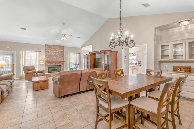 225 Los Cedros Loop, Kerrville, TX 78028