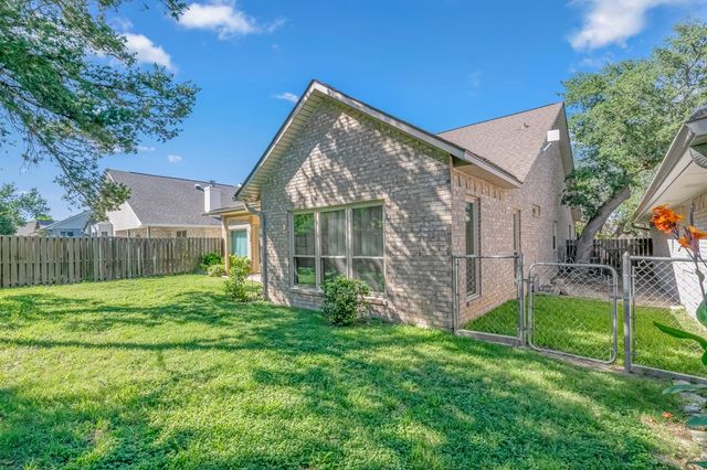 225 Los Cedros Loop, Kerrville, TX 78028