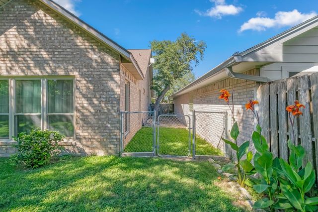 225 Los Cedros Loop, Kerrville, TX 78028