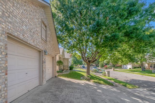 225 Los Cedros Loop, Kerrville, TX 78028