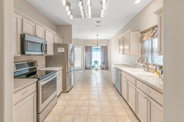 225 Los Cedros Loop, Kerrville, TX 78028