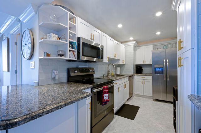 5600 N Flagler Drive 1906, West Palm Beach, FL 33407