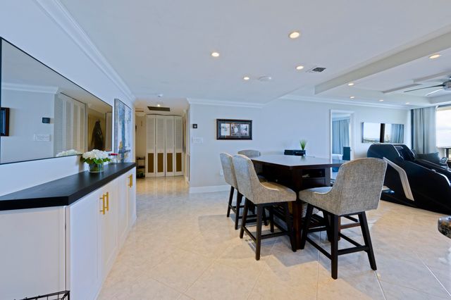 5600 N Flagler Drive 1906, West Palm Beach, FL 33407