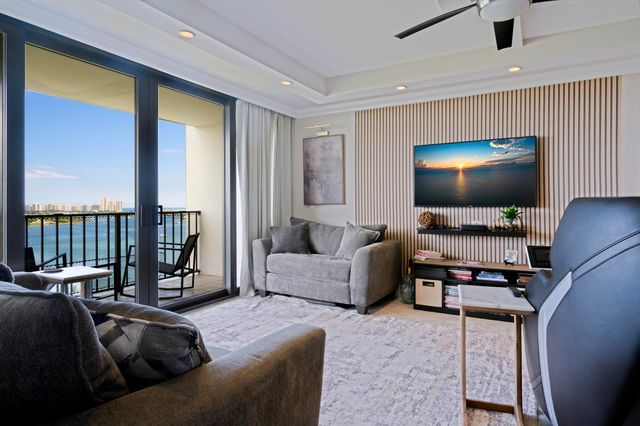 5600 N Flagler Drive 1906, West Palm Beach, FL 33407