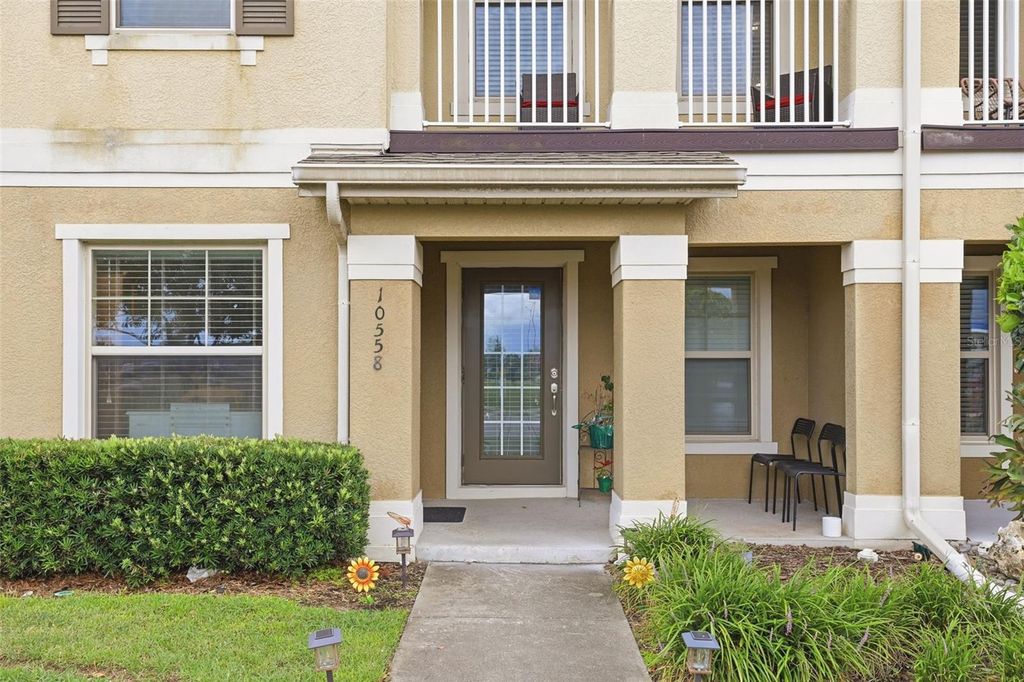 Image 2 of property listing at 10558 GREEN IVY LANE, Orlando, FL 32832