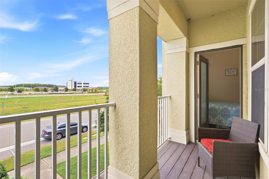 Image 15 of property listing at 10558 GREEN IVY LANE, Orlando, FL 32832