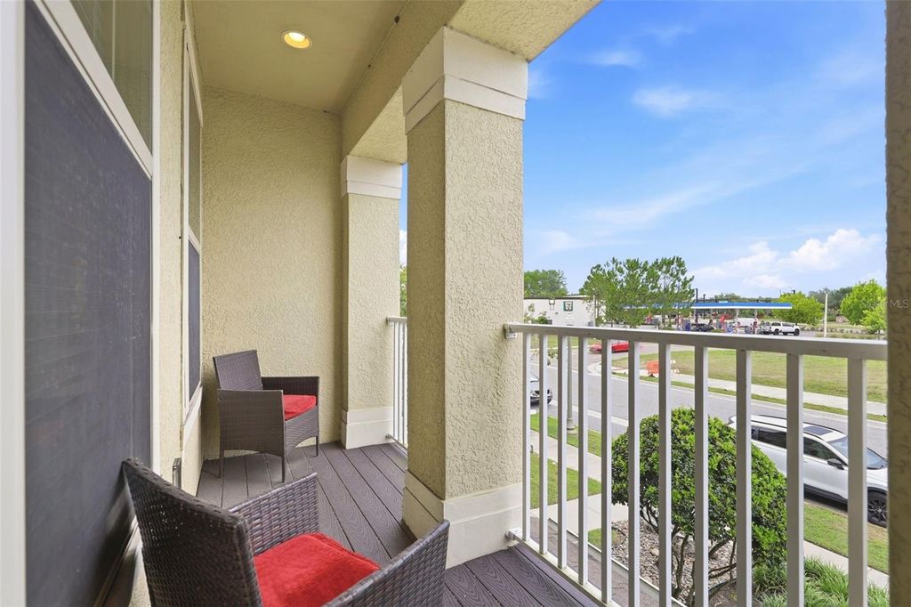 Image 17 of property listing at 10558 GREEN IVY LANE, Orlando, FL 32832