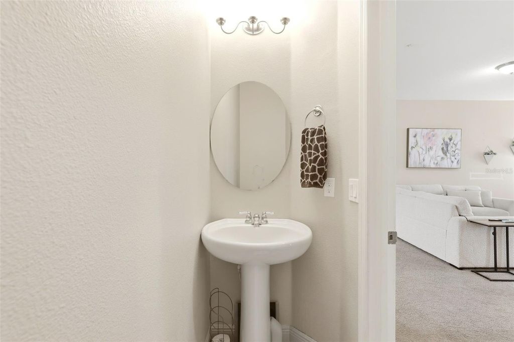 Image 22 of property listing at 10558 GREEN IVY LANE, Orlando, FL 32832