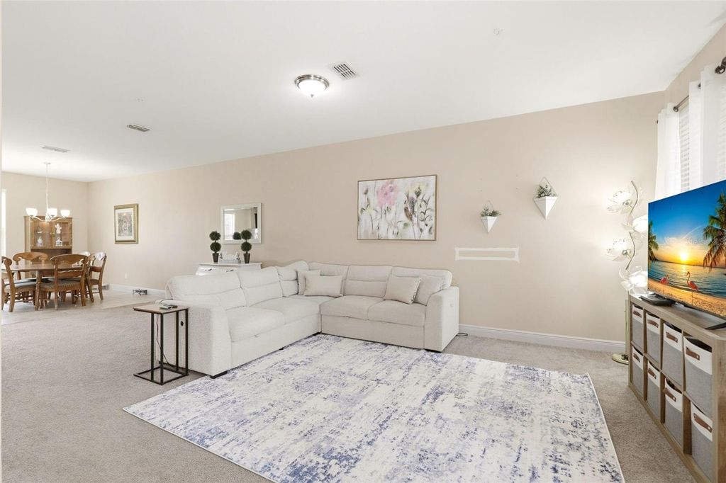 Image 26 of property listing at 10558 GREEN IVY LANE, Orlando, FL 32832