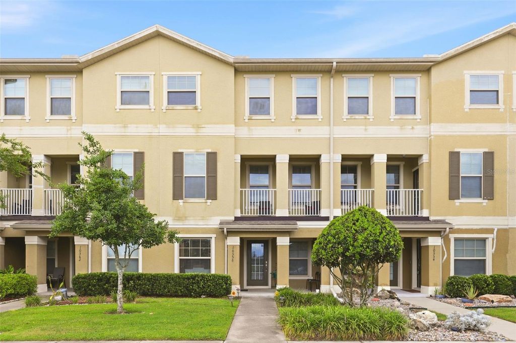 Image 30 of property listing at 10558 GREEN IVY LANE, Orlando, FL 32832