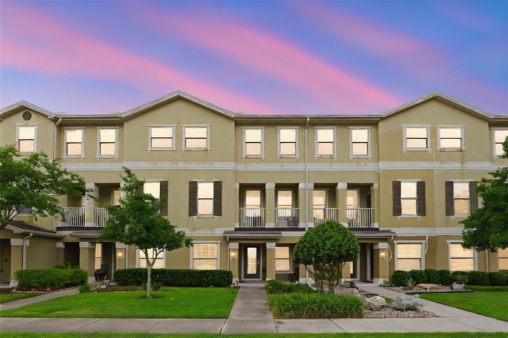 Image 32 of property listing at 10558 GREEN IVY LANE, Orlando, FL 32832