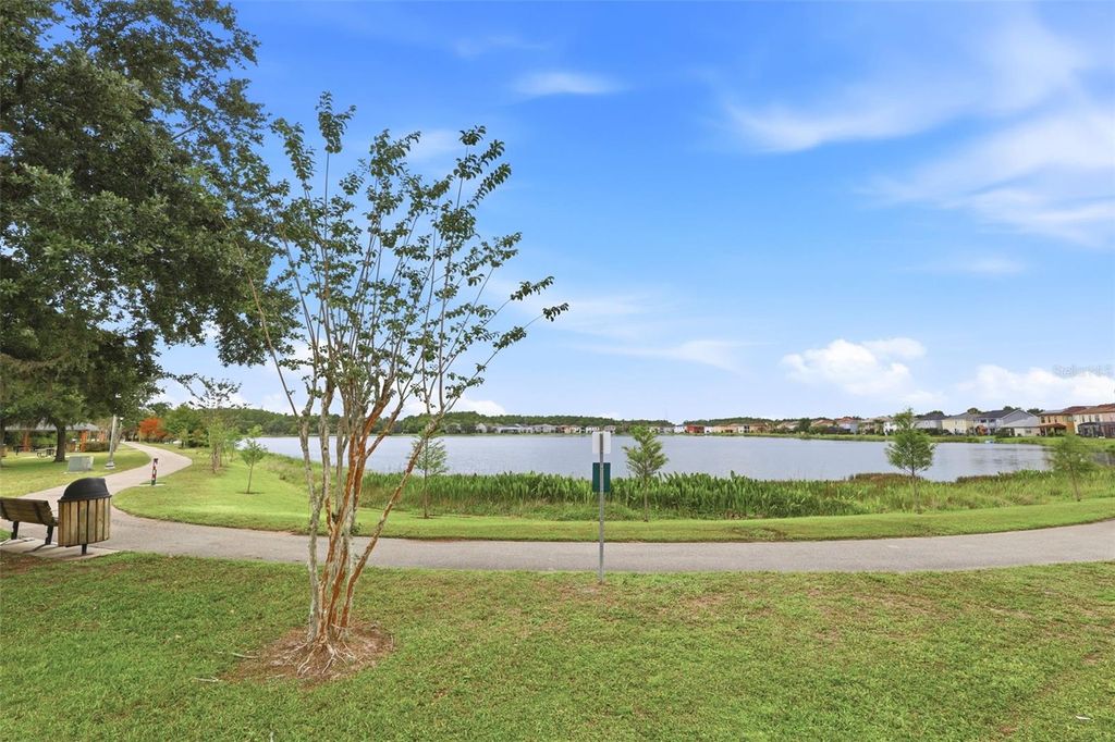 Image 35 of property listing at 10558 GREEN IVY LANE, Orlando, FL 32832
