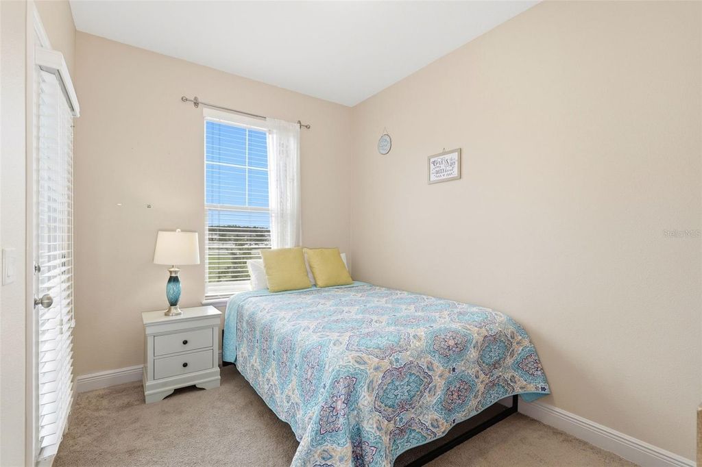 Image 8 of property listing at 10558 GREEN IVY LANE, Orlando, FL 32832