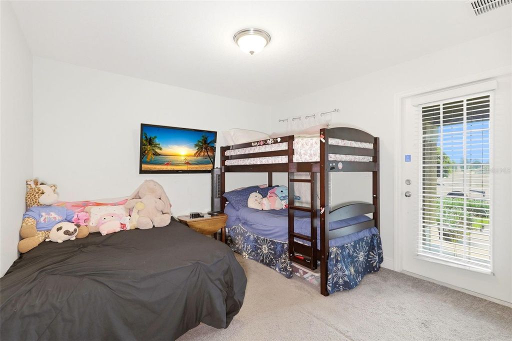 Image 9 of property listing at 10558 GREEN IVY LANE, Orlando, FL 32832