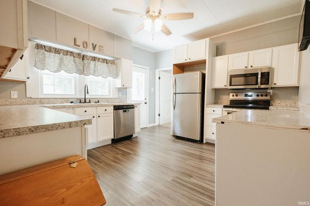 1011 S First Street, Boonville, IN 47601
