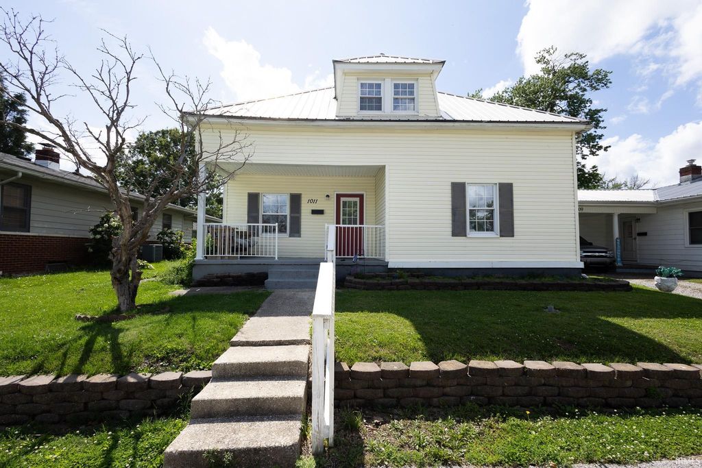 1011 S First Street, Boonville, IN 47601