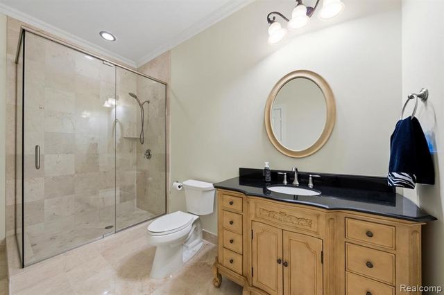 187 Greenan Lane, Lake Orion, MI 48362