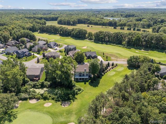 187 Greenan Lane, Lake Orion, MI 48362