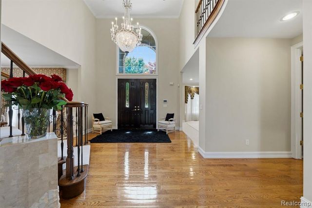 187 Greenan Lane, Lake Orion, MI 48362