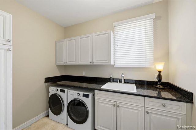 187 Greenan Lane, Lake Orion, MI 48362