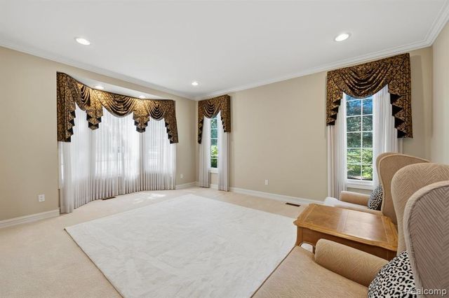 187 Greenan Lane, Lake Orion, MI 48362