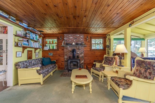 249 North Road, Deerfield, NH 03037