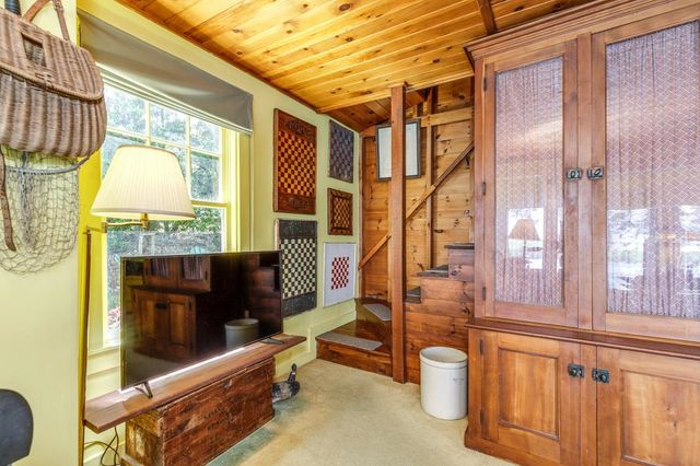 249 North Road, Deerfield, NH 03037