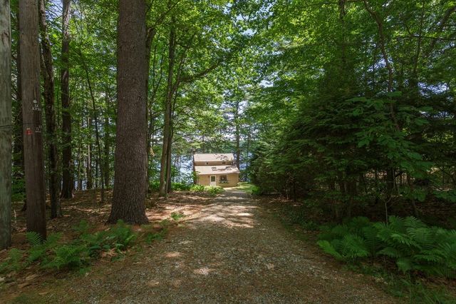 249 North Road, Deerfield, NH 03037