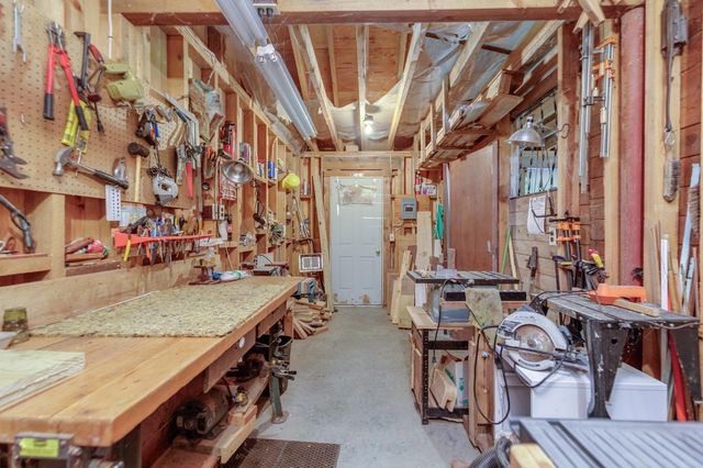 249 North Road, Deerfield, NH 03037