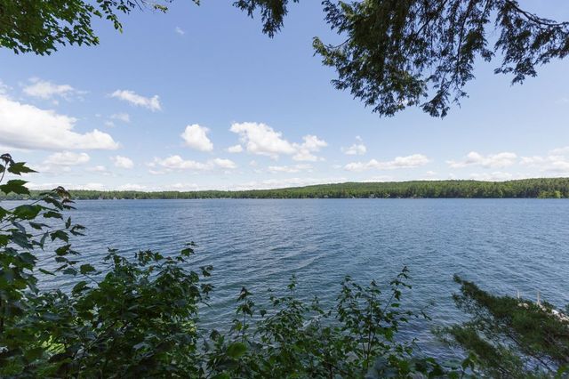 249 North Road, Deerfield, NH 03037