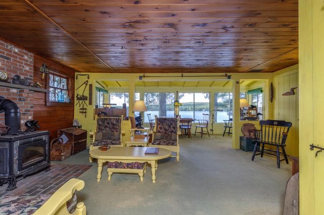249 North Road, Deerfield, NH 03037