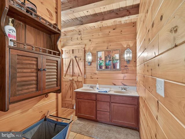 975 COLD SPRINGS RD, Elizabethtown, PA 17022