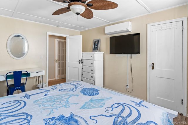 180 Cottage Walk, Ocean Beach, NY 11770