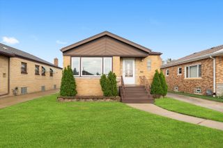 9805 S Utica Avenue, Evergreen Park, IL 60805