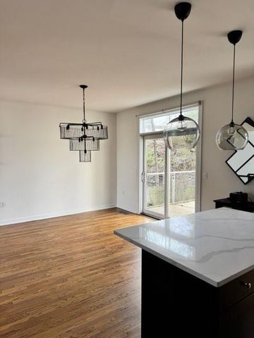 1345 Stirling Court NW, Atlanta, GA 30318