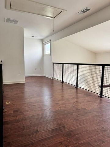 1345 Stirling Court NW, Atlanta, GA 30318