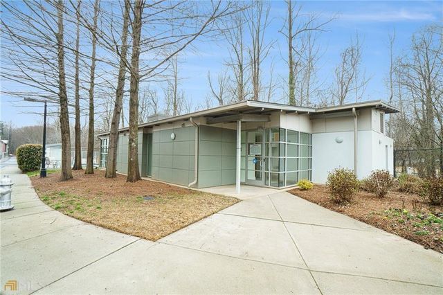 1345 Stirling Court NW, Atlanta, GA 30318