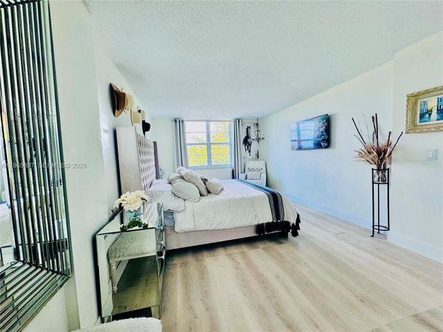 6000 NE 22nd Way 5C, Fort Lauderdale, FL 33308