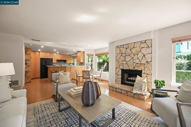 900 Woodland Dr, San Ramon, CA 94582