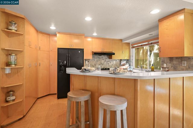 900 Woodland Dr, San Ramon, CA 94582